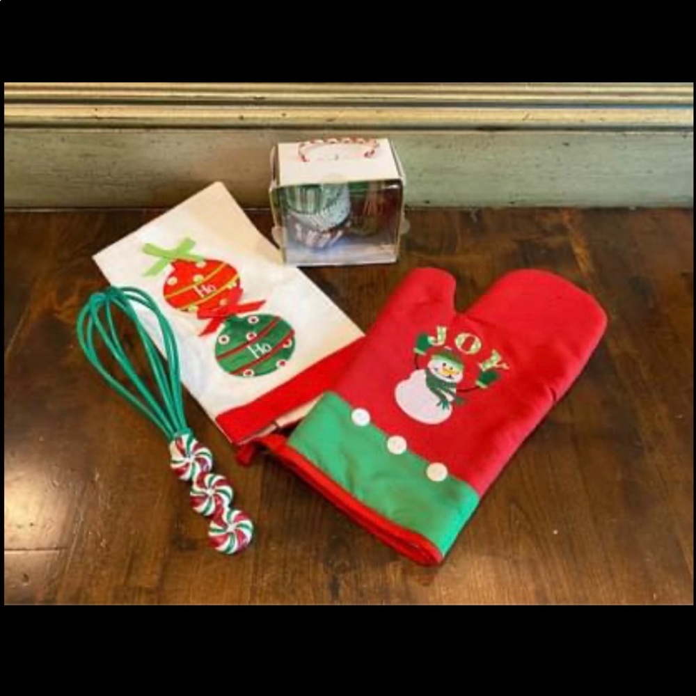 Whisk,Tea Towel,Mitt,Cookie Cutters & Cupcake Trim